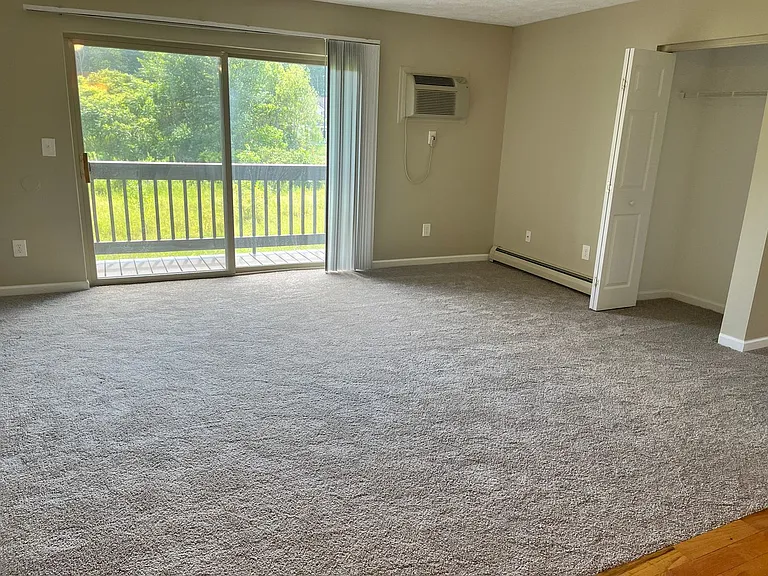 Lakepointe Apartment Homes — Photo 12