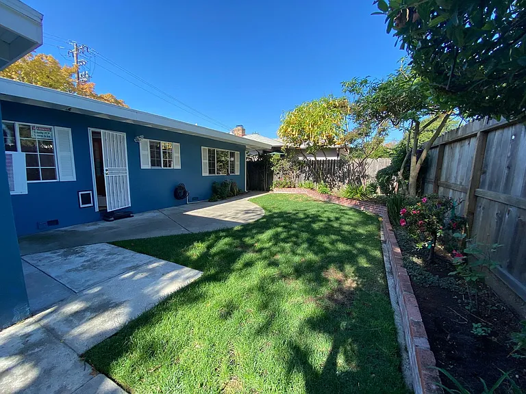 24252 Broadmore Ave — Photo 12