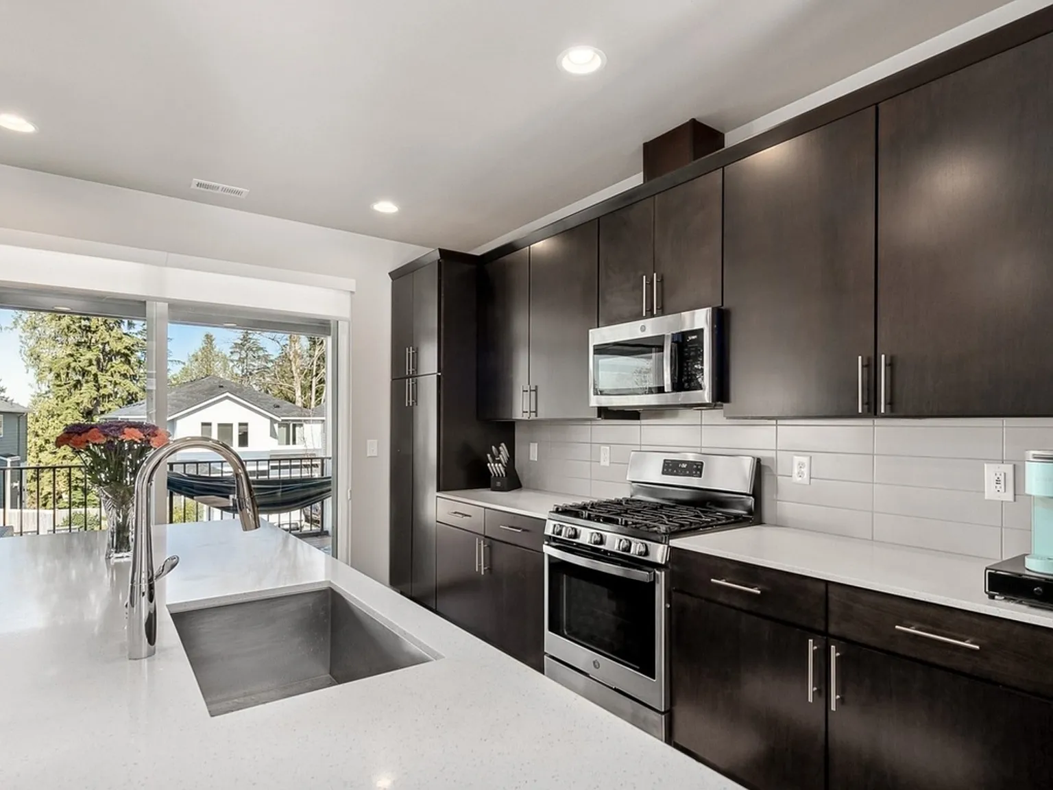 5 bed, 2646 sqft, $1,150 — Photo 3