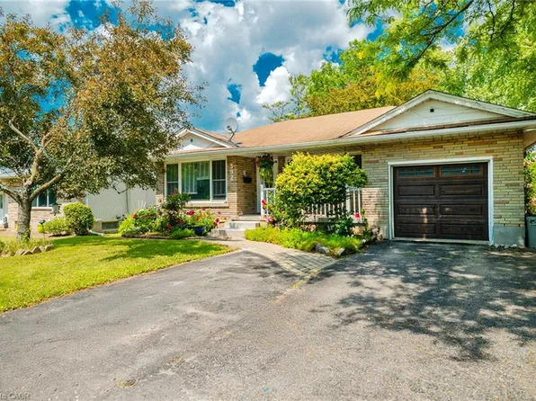 392 Fischer Hallman Rd, Kitchener, ON N2M 4Y1