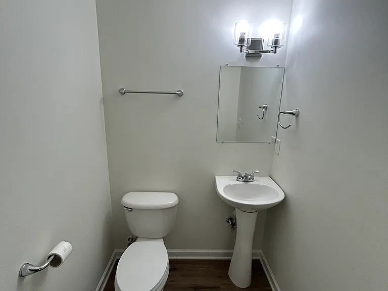 53 Meadow Glen Ct #4 — Photo 8