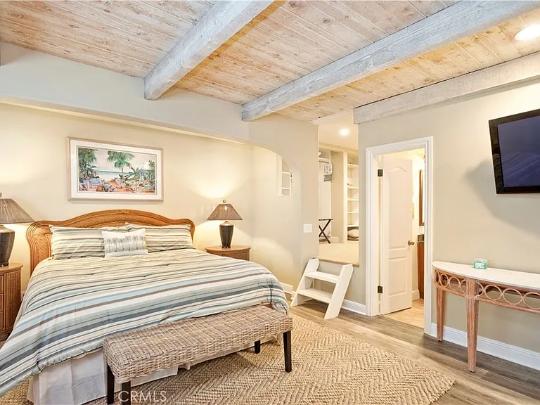 1249 Ocean Front #C — Photo 9