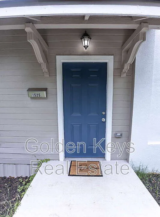 1525 Proctor Ave