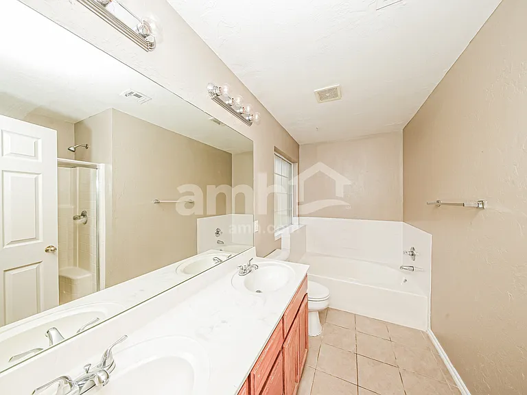 316 SW 40th St — Photo 13