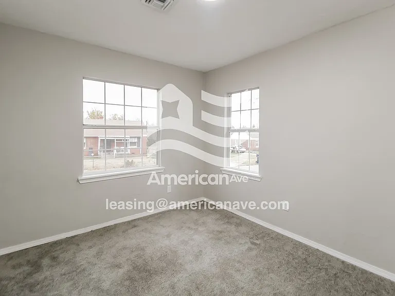 1581119_012_wm_-_bedroom_13348805.jpg