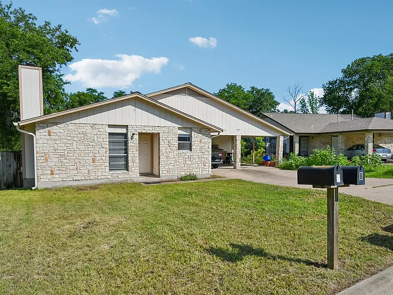 809 Sirocco Dr #A — Photo 2