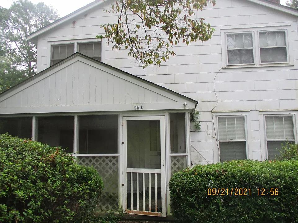 1312 1/2 9th Ave