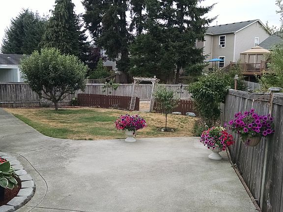 5th image of 10515 196th St Ct E
