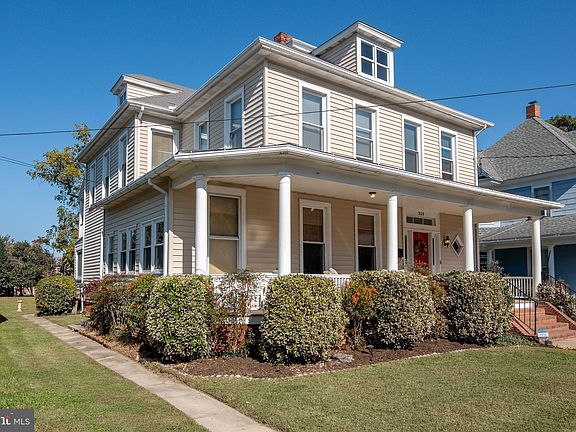 3rd image of 309 Belvedere Ave