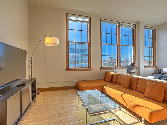 4th image of 100 Broadway Blvd NE APT 304