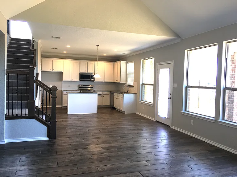 601 Long Prairie Dr — Photo 8