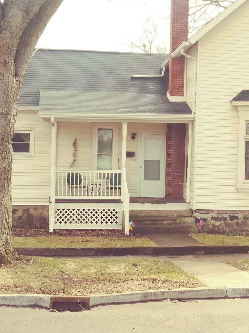 314 E William St photo 1