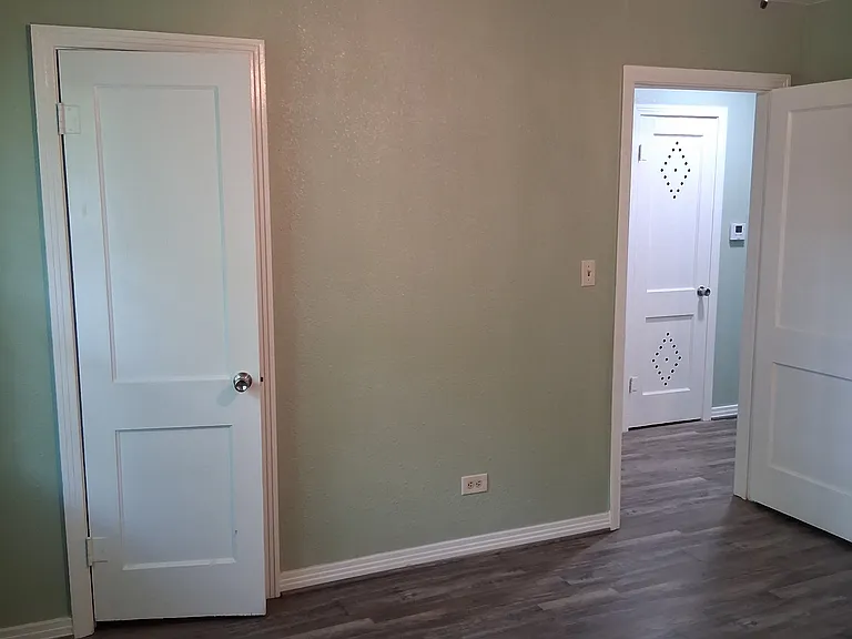 414 W Mims St — Photo 9