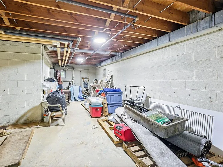 10513 Weymouth St #102 — Photo 21