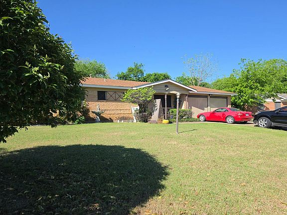 3rd image of 1308 Milmo Dr