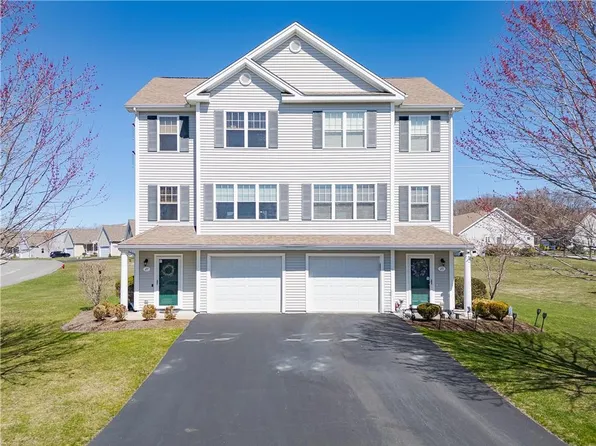 27 Stream View Dr, Cumberland, RI 02864