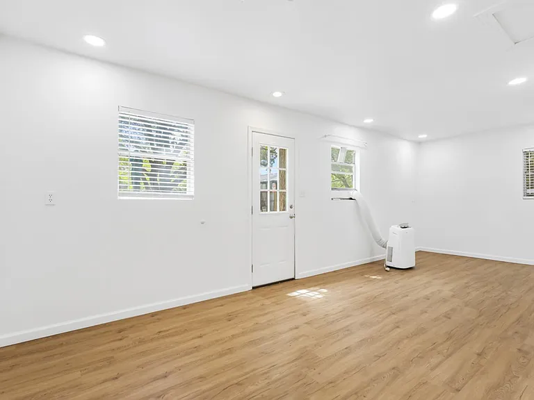 761 Whippoorwill Dr — Photo 12