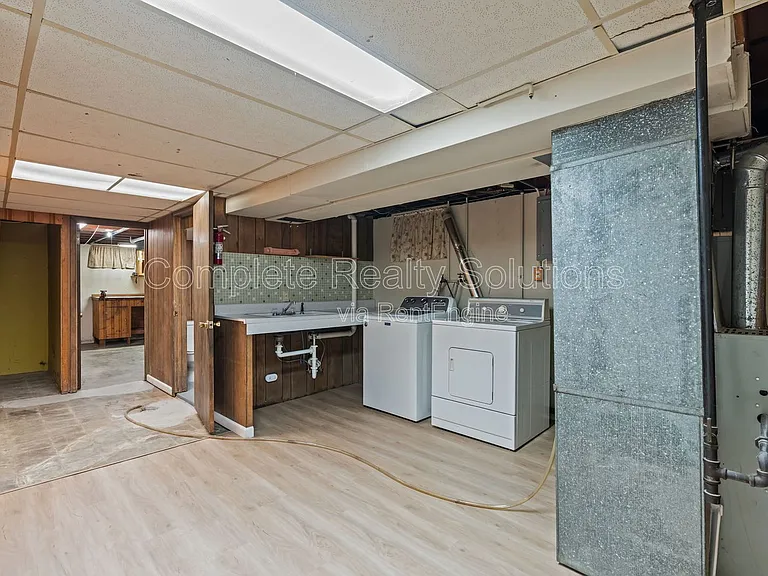 560 Bardot Dr — Photo 23