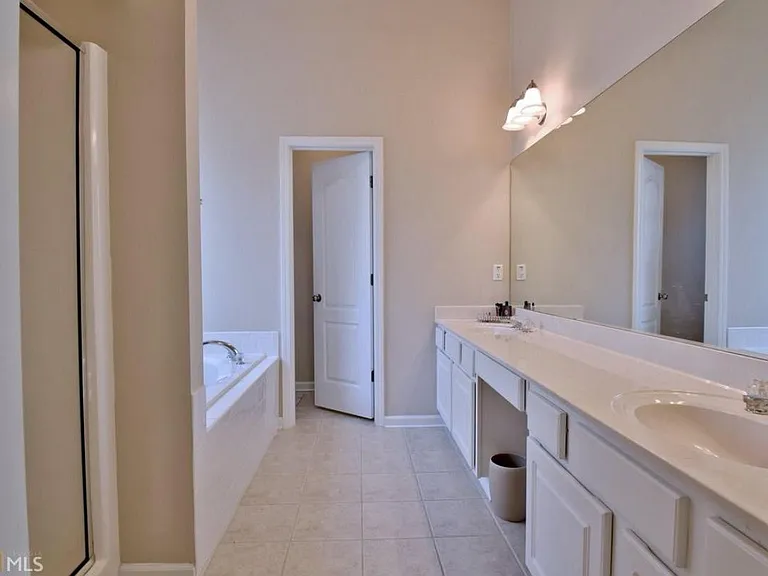 320 Millbrook Village Dr — Photo 10