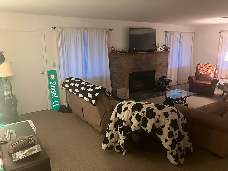 910 Rose St — Photo 12