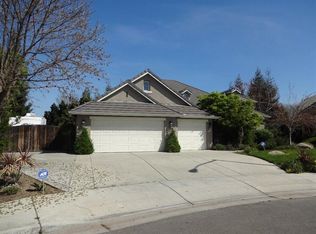 23 W Bedford Ave, Clovis, CA 93611