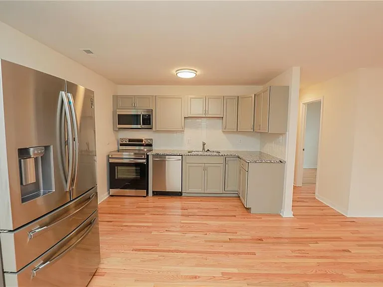 120 Lipscomb St — Photo 12