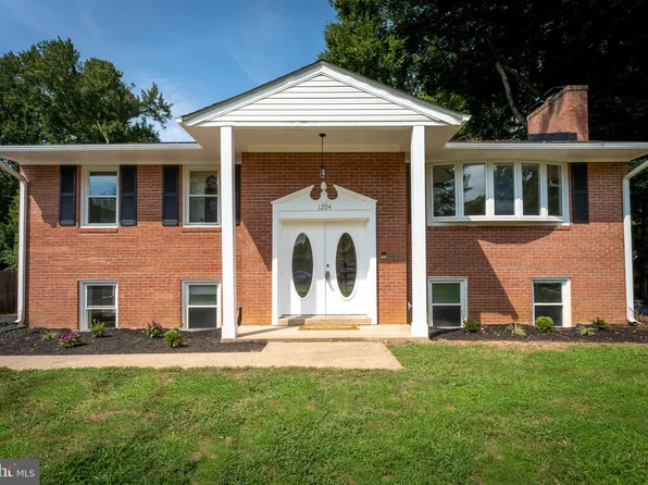 1204 Paul Ln, Fredericksburg, VA 22406