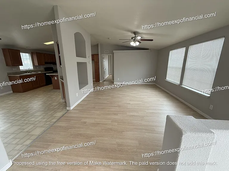 26590 Franklin Ave — Photo 14