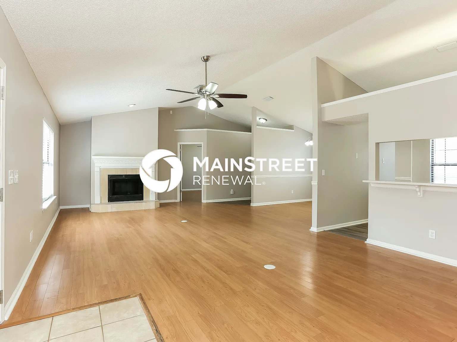 1330 Westlawn Dr — Photo 4