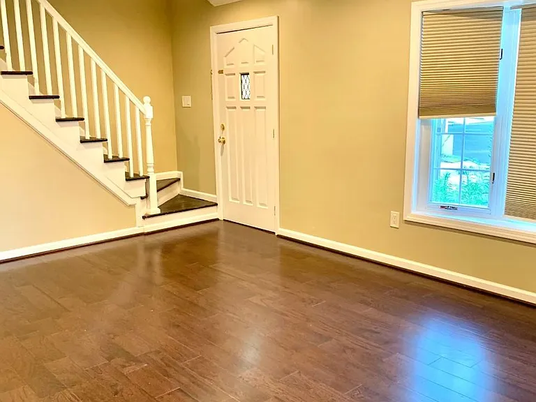 23 Ginny Ln — Photo 4