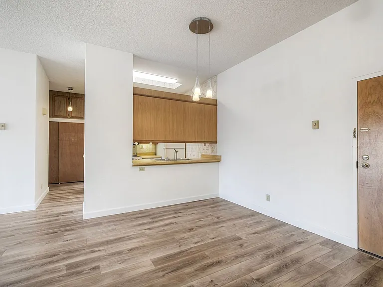 8328 Regents Rd #3E — Photo 6