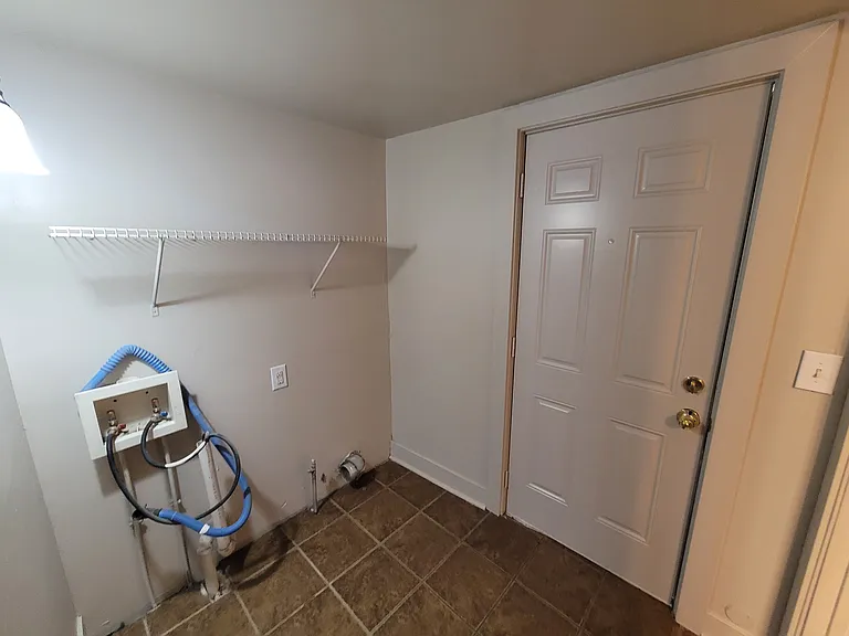 824 Lyon St NE — Photo 18