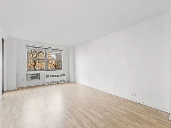 6115 97th St APT 1J, Flushing, NY 11374