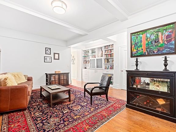 2nd image of 220 W 93rd St APT 9C