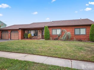 1 S Rhoda St, Monroe Township, NJ 08831