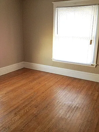 1247 Plainfield Ave NE — Photo 3