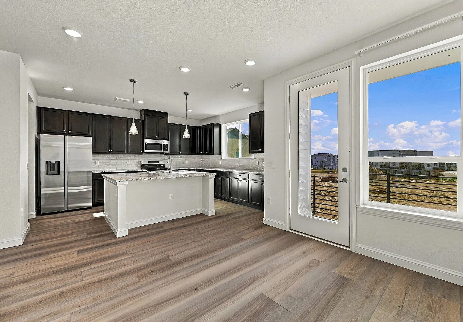 4 bed, 3.0 bath, 2242 sqft, $2,805 — Photo 3