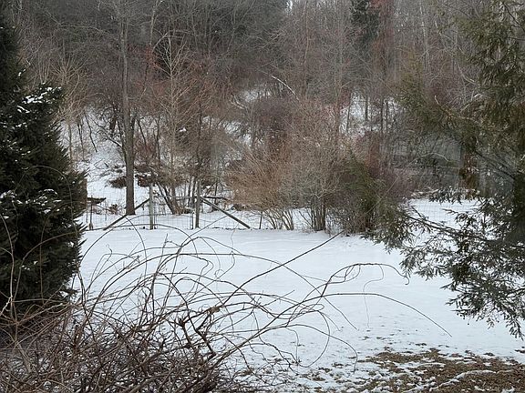 3rd image of 5750 Snay Rd