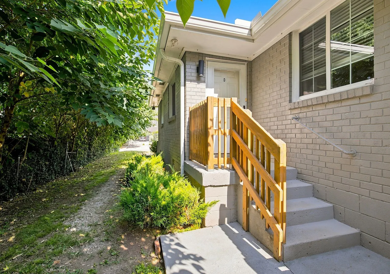 27th Ave N_714 — Photo 4
