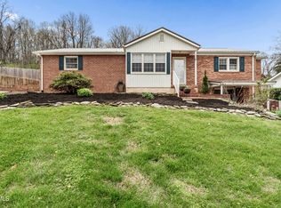 1208 Robinhood Rd, Greeneville, TN 37745