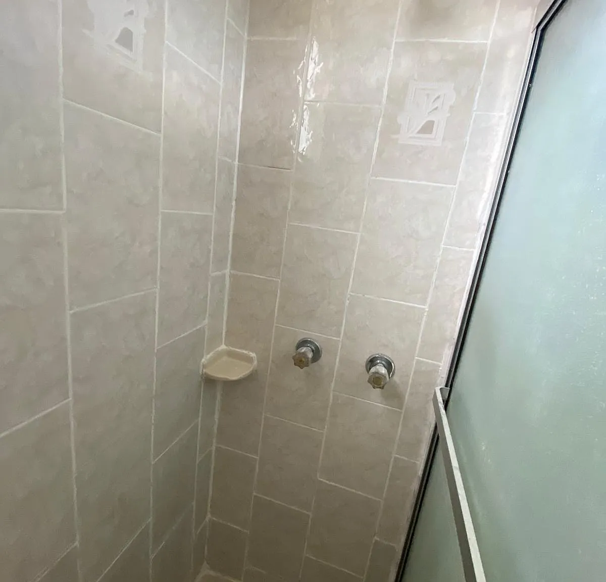 2 bed, 2390 sqft, $2,500 — Photo 4