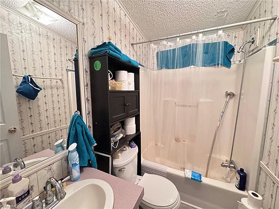 2nd image of 2205 Luffman Rd