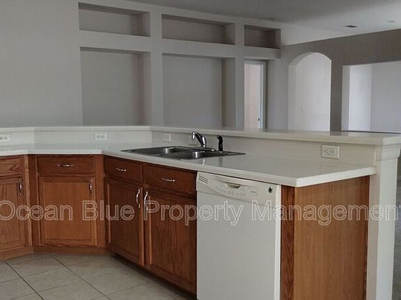 3rd image of 9833 Jasmine Brook Cir