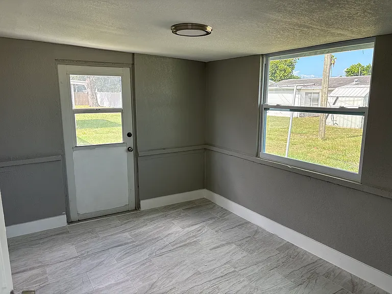 3649 Linkwood St — Photo 9