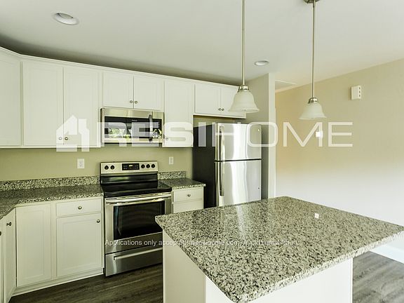 5th image of 161 Glenwood Dr SW #1