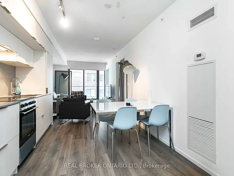159 Dundas St E #606 — Photo 8