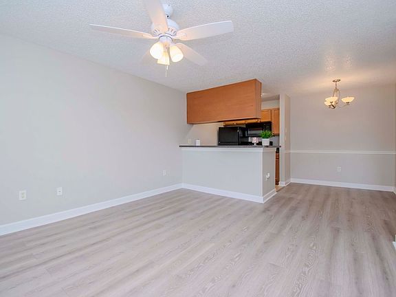 2nd image of 202 Lake Parsons Grn Unit 204