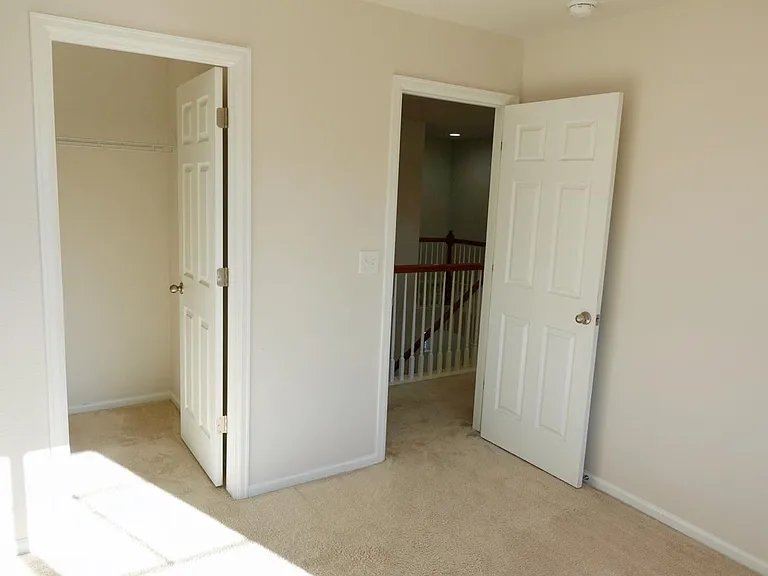 1073 White Leaf Cir — Photo 10