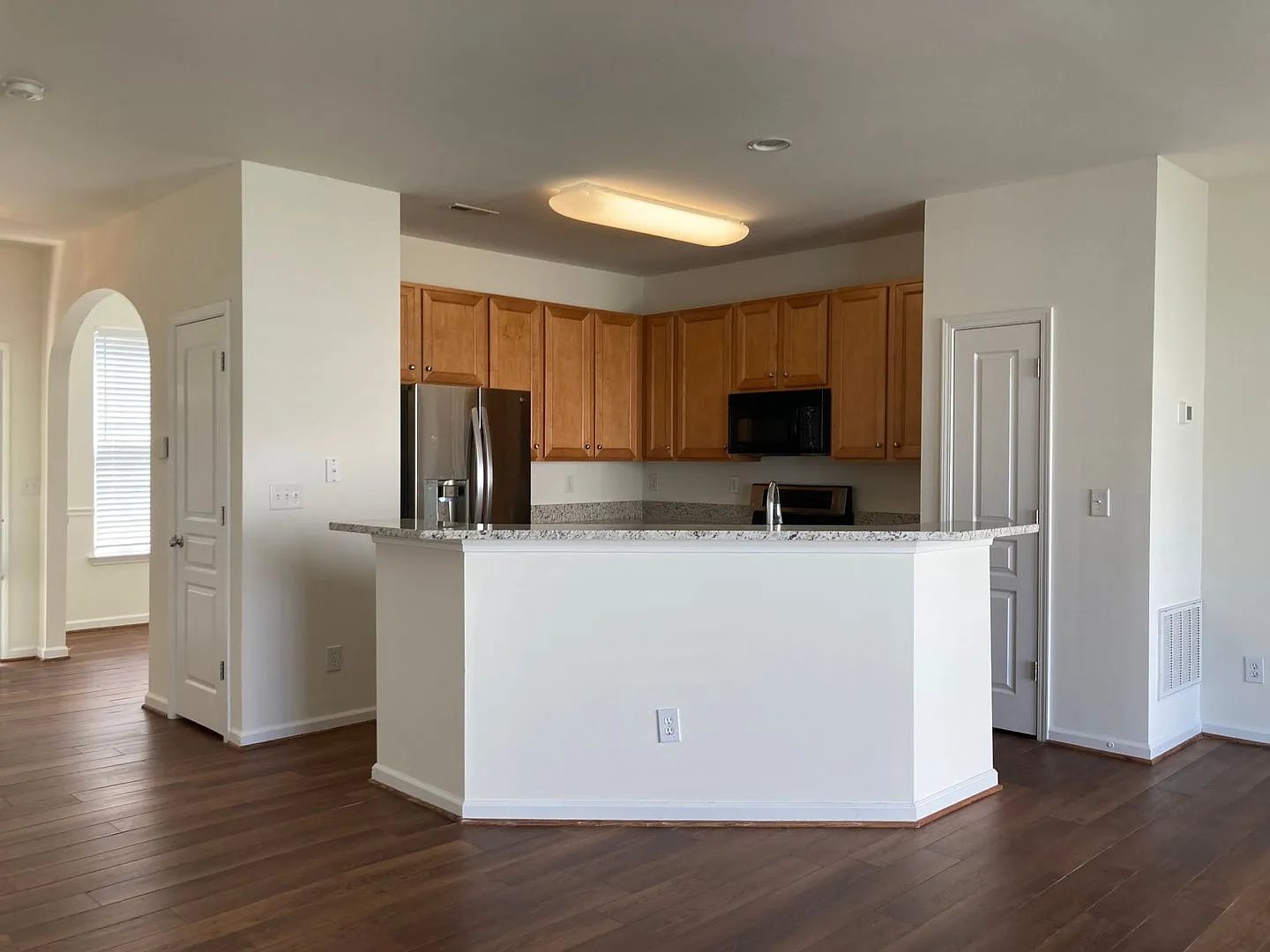 Stunning 3 Bedroom in Matthews, Wont Last Long! — Photo 3