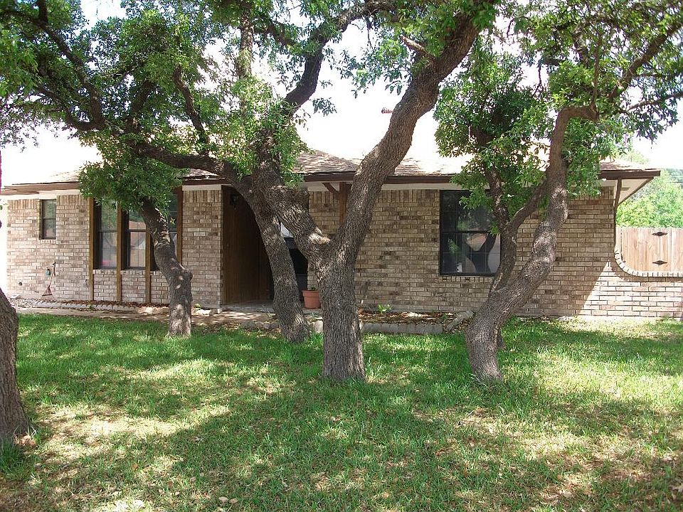 2nd image of 2712 Phyllis Dr